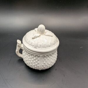 White Textured Ceramic Lidded Mug